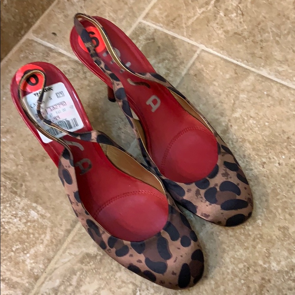 Unisa shoe